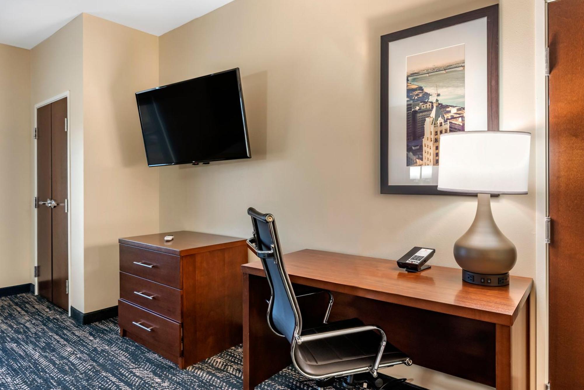 Comfort Suites West Memphis I-40 I-55 Номер фото